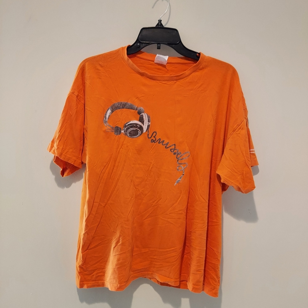Brussels Headphones Tee
